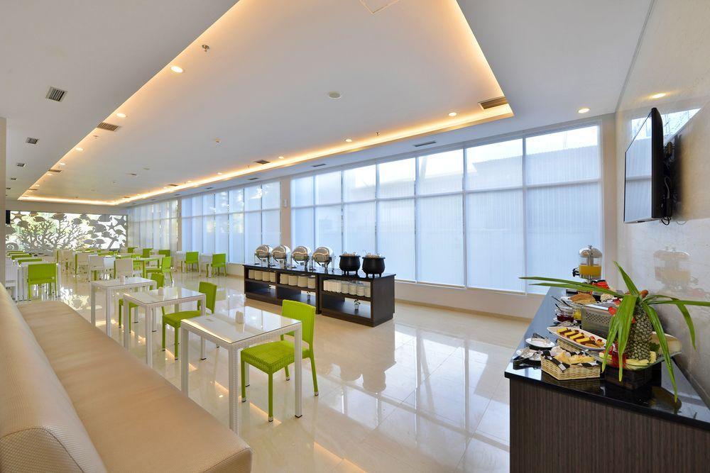 Whiz Prime Hotel Sudirman Cilacap Ngoại thất bức ảnh