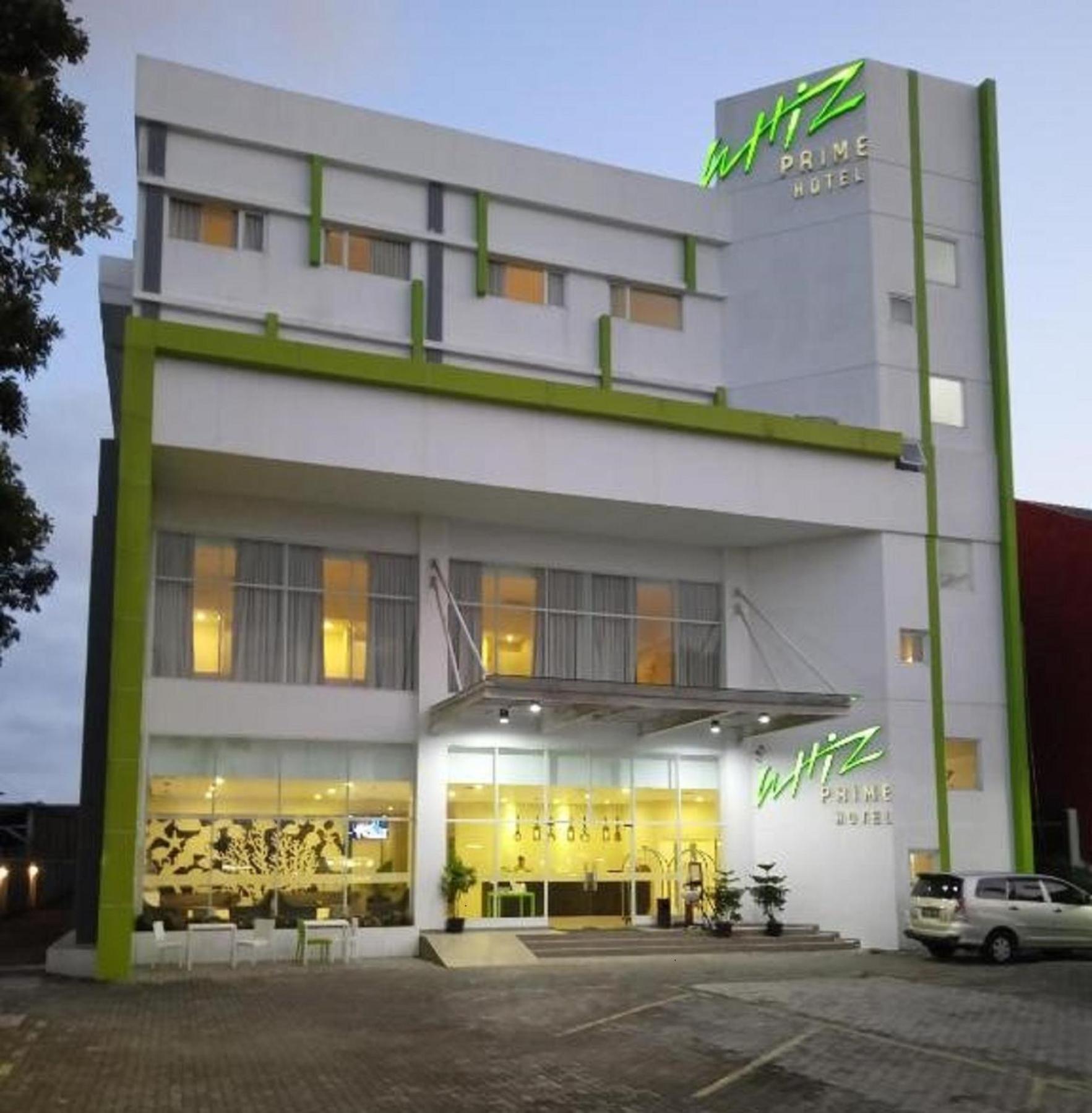 Whiz Prime Hotel Sudirman Cilacap Ngoại thất bức ảnh