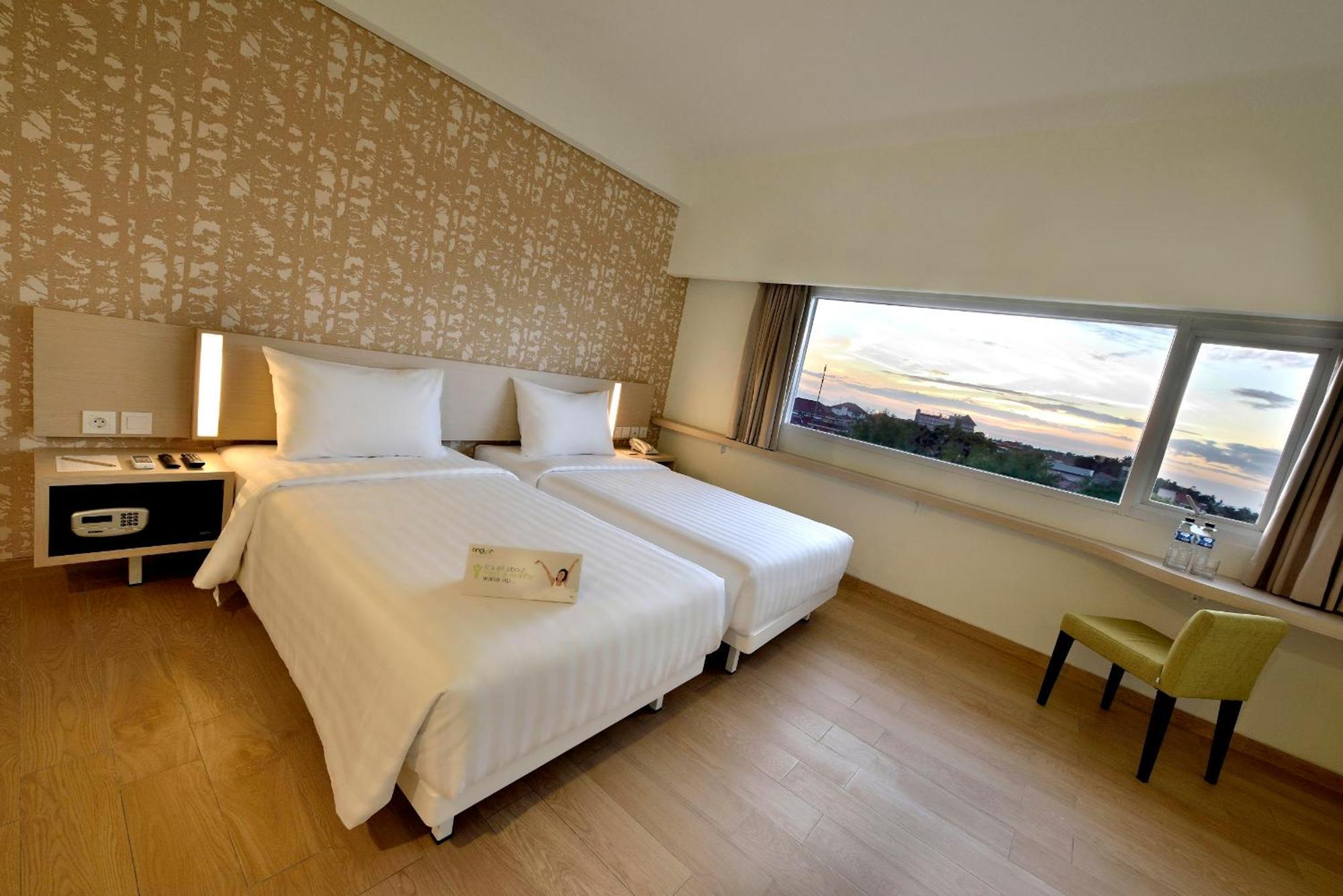 Whiz Prime Hotel Sudirman Cilacap Ngoại thất bức ảnh