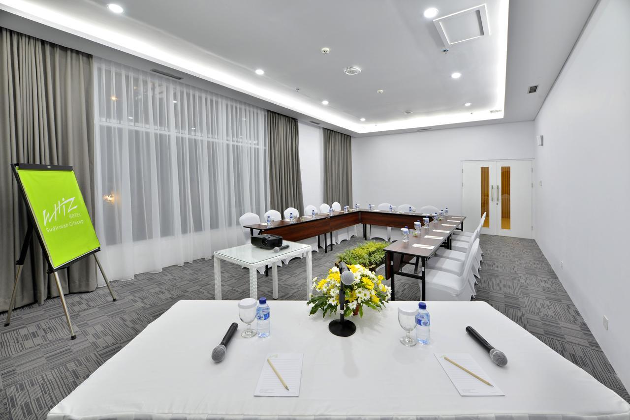 Whiz Prime Hotel Sudirman Cilacap Ngoại thất bức ảnh