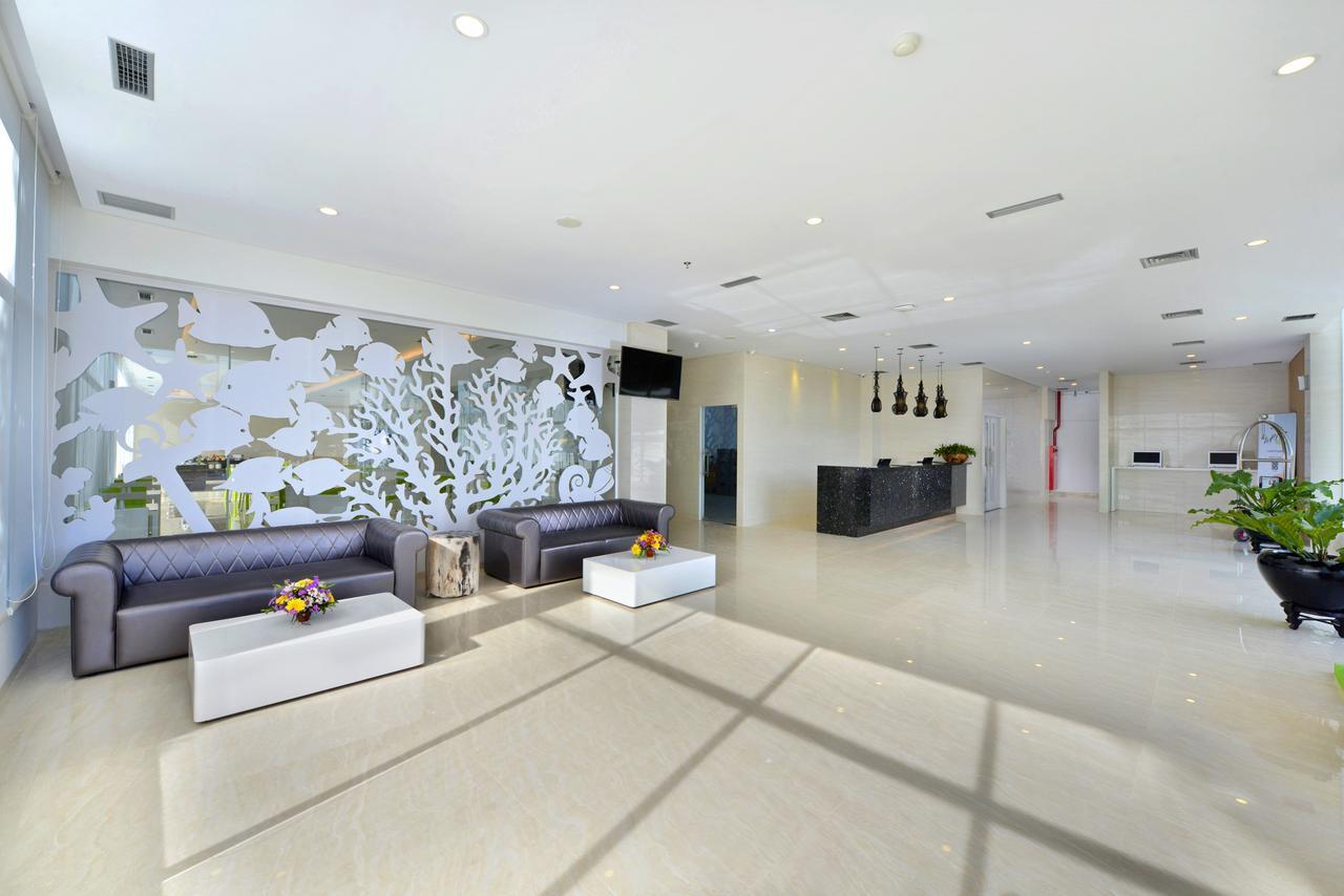 Whiz Prime Hotel Sudirman Cilacap Ngoại thất bức ảnh